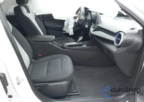 2025 Chevrolet Trax Fwd Ls z USA, uszkodzony, nr VIN KL77LFEP9SC178437